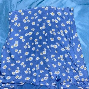 Mini skirt daisy print